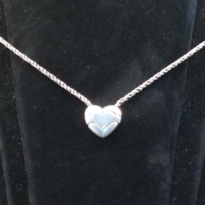 Collanina in argento con pendente a cuore